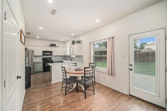 $398,950 | 9600 Fox Hill Drive, Fort Worth, TX 76131