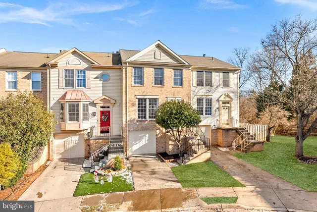 $550,000 | 21922 Greentree Terrace, Sterling, VA 20164