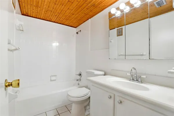 $160,000 | 525 South Conway Road, Unit 49, Orlando, FL 32807