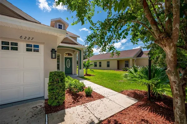 $2,900 | 6227 Blue Runner Court, Lakewood Ranch, FL 34202