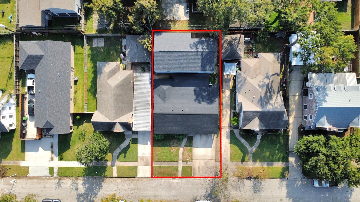 3318 Wichita Street Houston, TX 77004 - Photo 34 of 36 an aerial view of residential houses with outdoor space
