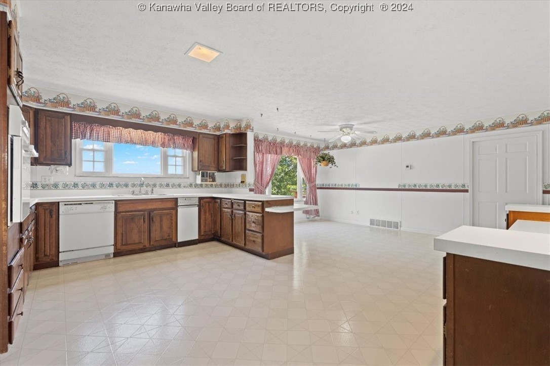 464 Skyline View Drive Ripley, WV 25271 - Photo 4 of 48 Gallery Image 4