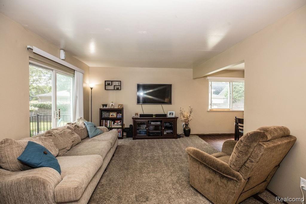 41711 Utica Road Sterling Heights, MI 48313 - Photo 16 of 65 7E8A1457.jpg