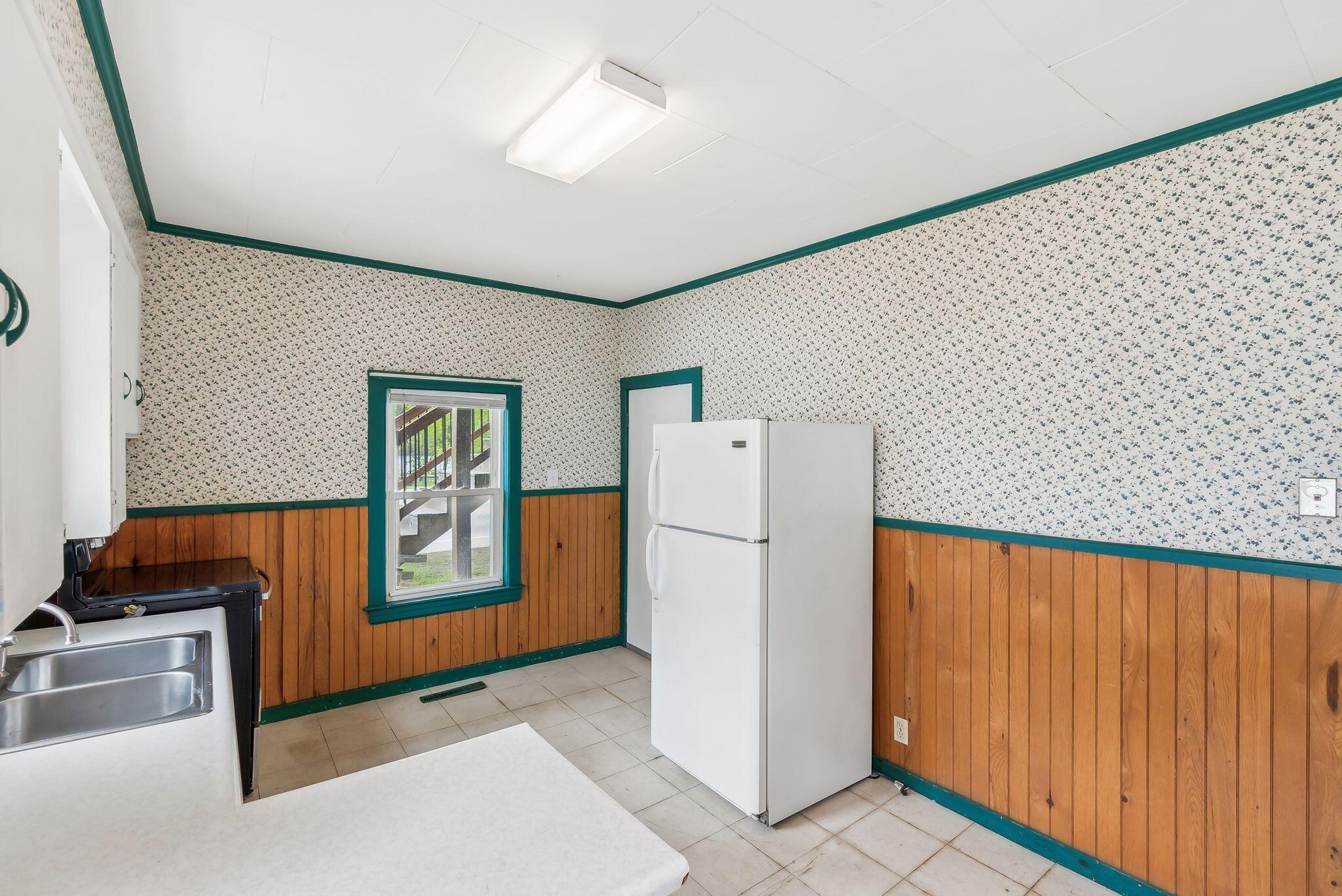 520 Lincoln Street Lewiston, ME 04240 - Photo 15 of 36 Unit #1 Kitchen