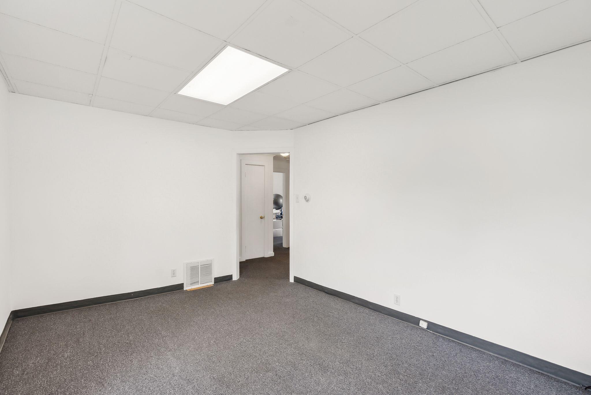 520 Lincoln Street Lewiston, ME 04240 - Photo 22 of 36 Unit #1 Living Room