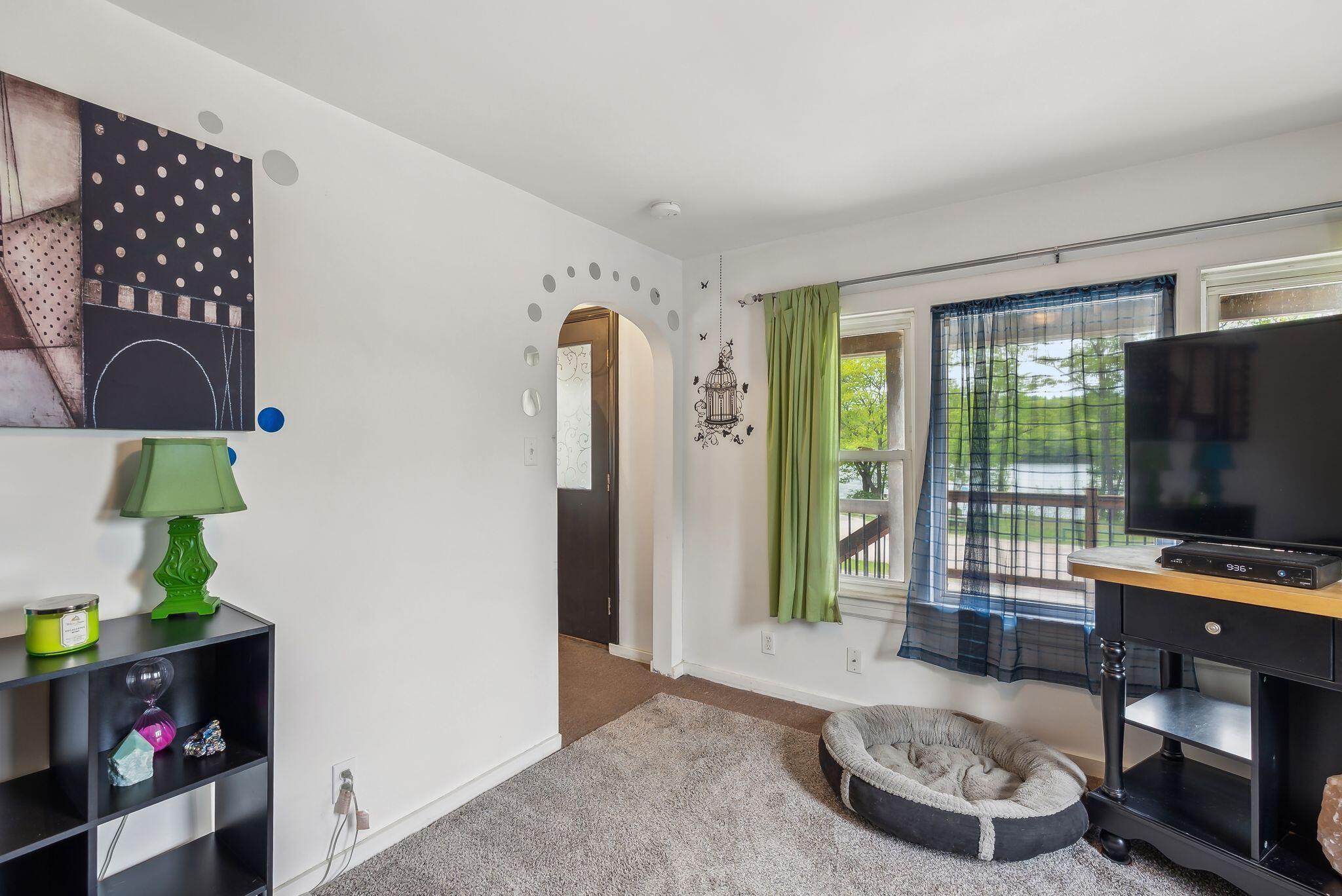 520 Lincoln Street Lewiston, ME 04240 - Photo 3 of 36 Unit #2 Living Room