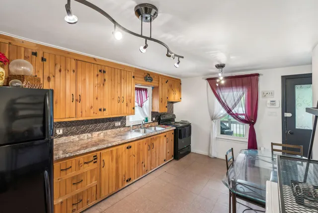 $269,900 | 520 Lincoln Street, Lewiston, ME 04240