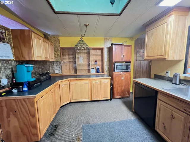 $444,000 | 41294 Keel Mountain N Drive, Lebanon, OR 97355