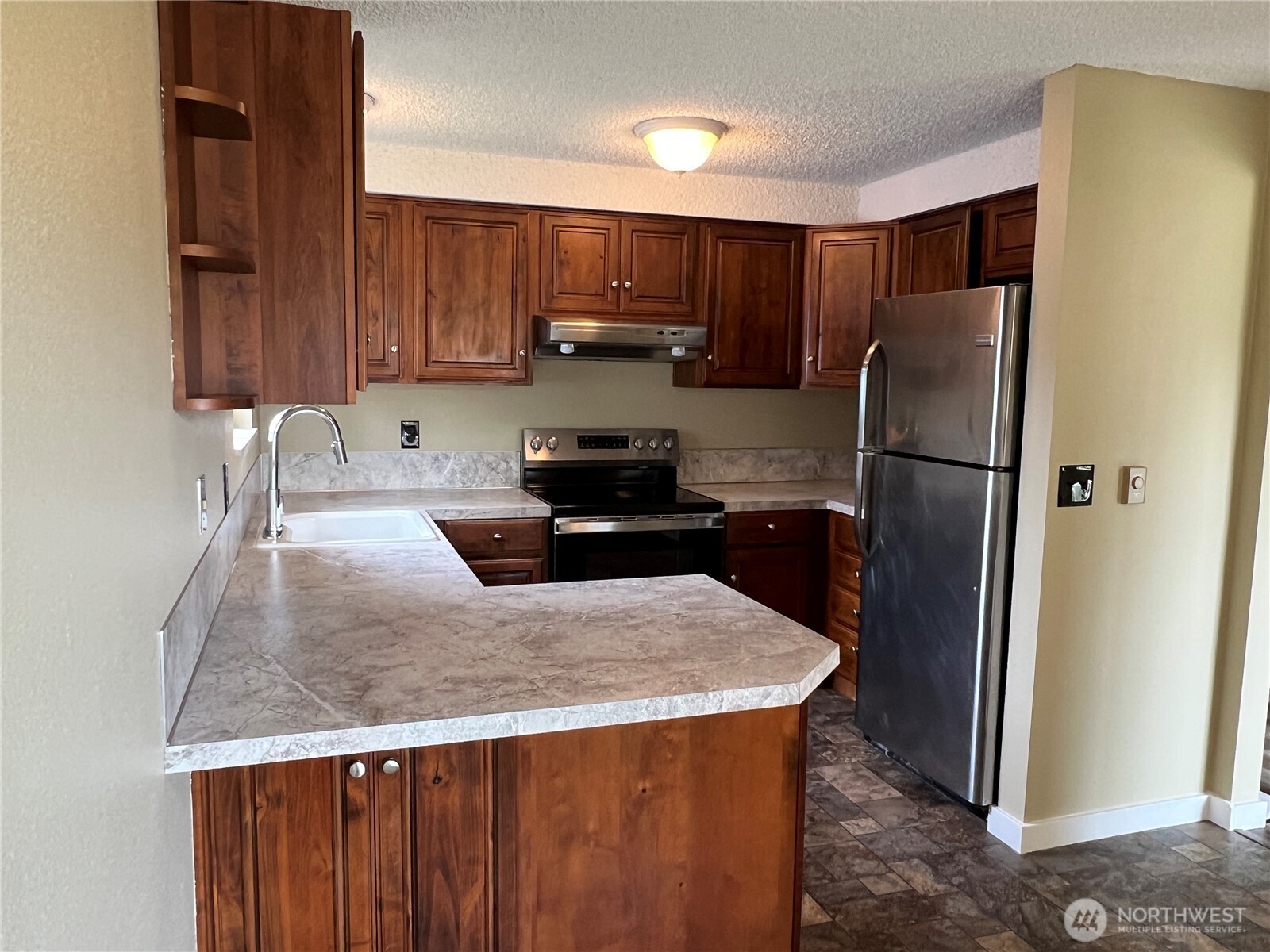 1214 North 35th Street Renton, WA 98056 - Photo 3 of 12 Gallery Image 3
