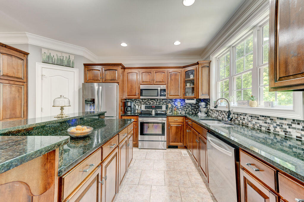155 Grandview Point Ringgold, GA 30736 - Photo 5 of 70 Kitchen
