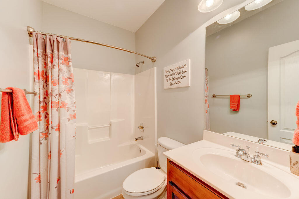 155 Grandview Point Ringgold, GA 30736 - Photo 62 of 70 Main Floor Bathroom