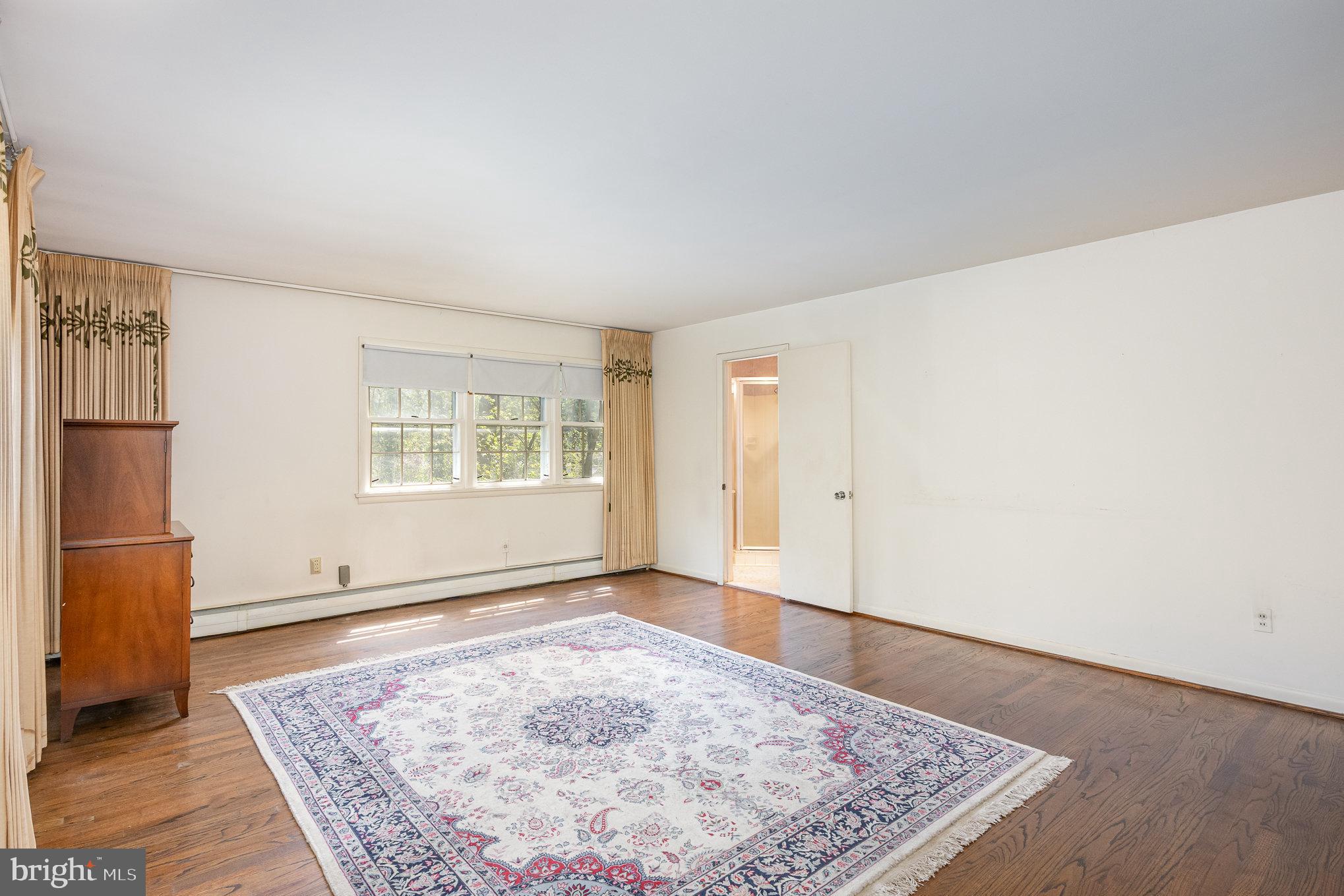 712 West Timonium Road Lutherville-Timonium, MD 21093 - Photo 17 of 42 Master suite