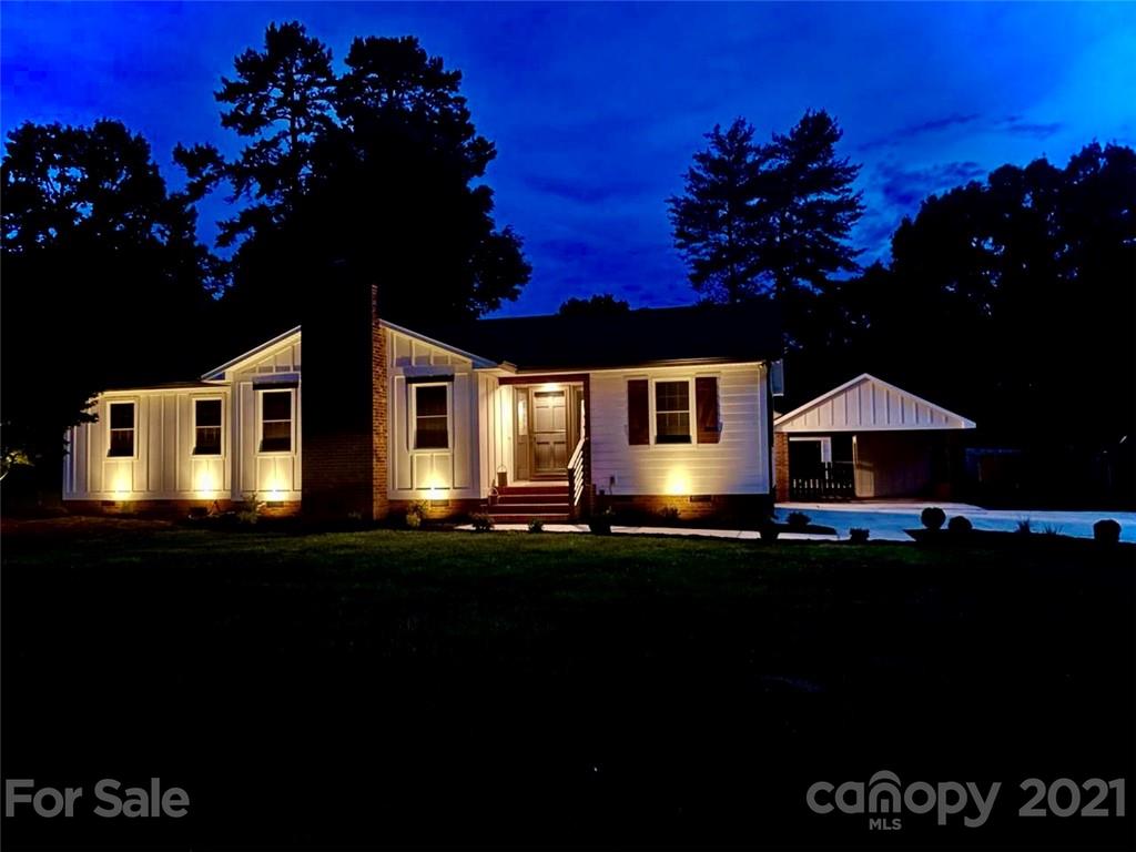 6437 Pleasant Grove Road Charlotte, NC 28216 - Photo 2 of 38 Gallery Image 2
