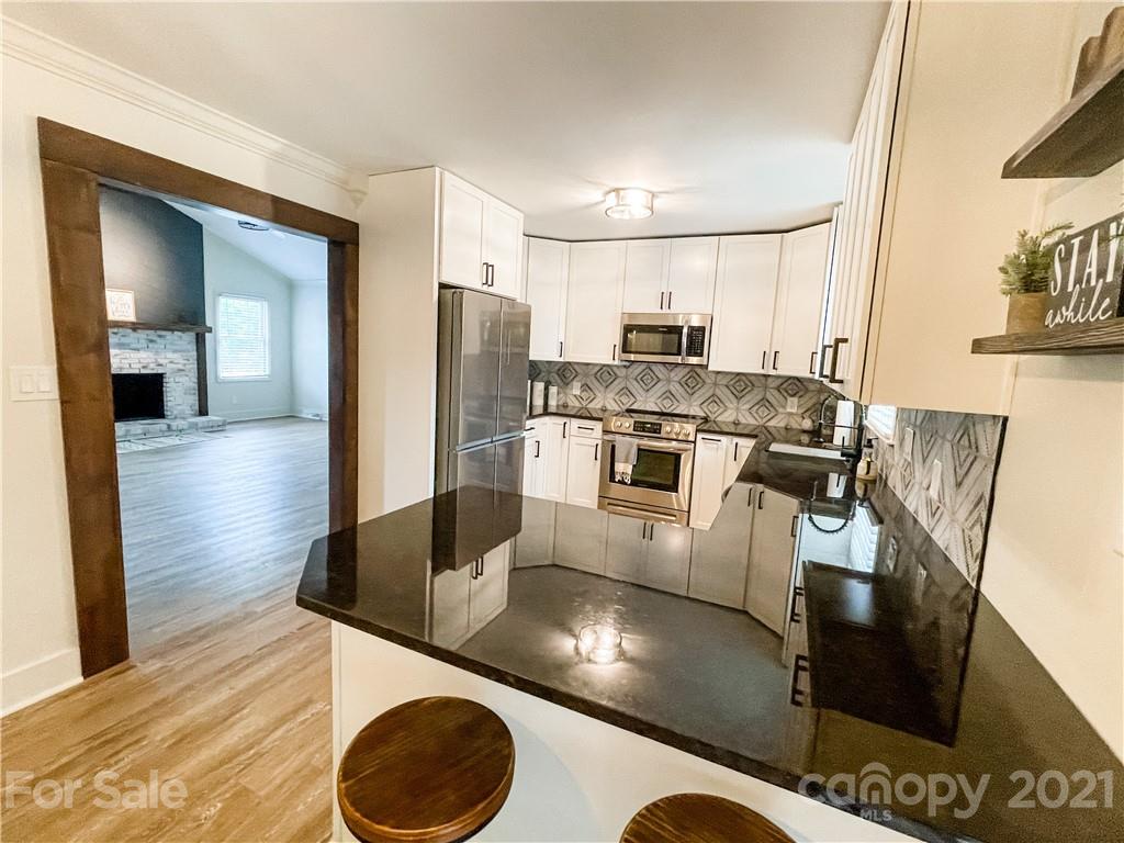 6437 Pleasant Grove Road Charlotte, NC 28216 - Photo 12 of 38 Gallery Image 12