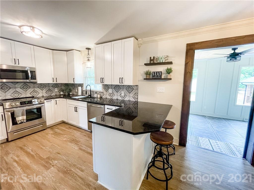 6437 Pleasant Grove Road Charlotte, NC 28216 - Photo 13 of 38 Gallery Image 13