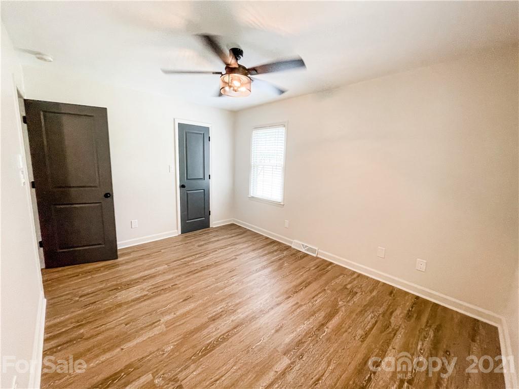 6437 Pleasant Grove Road Charlotte, NC 28216 - Photo 25 of 38 Gallery Image 25