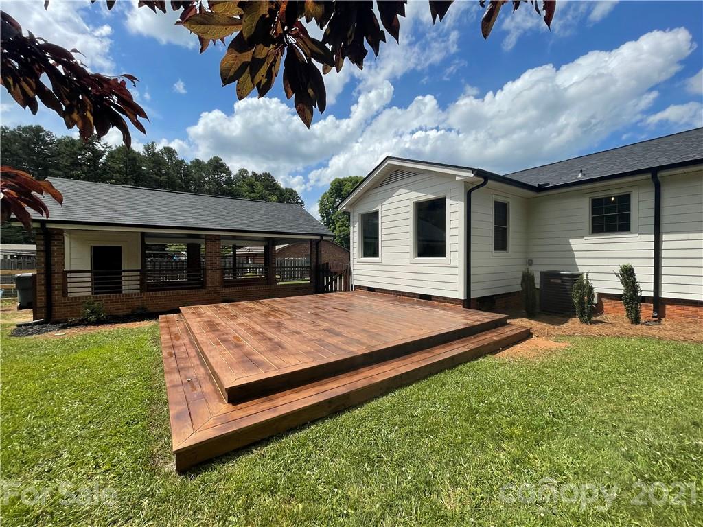 6437 Pleasant Grove Road Charlotte, NC 28216 - Photo 34 of 38 Gallery Image 34