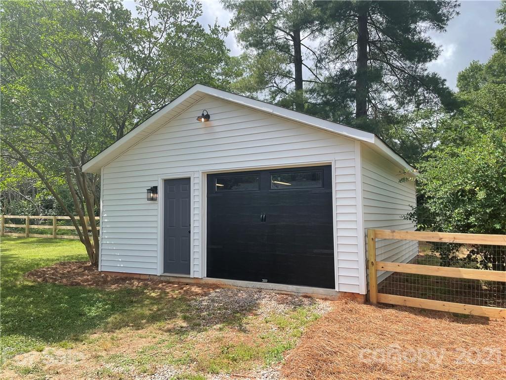 6437 Pleasant Grove Road Charlotte, NC 28216 - Photo 36 of 38 Gallery Image 36