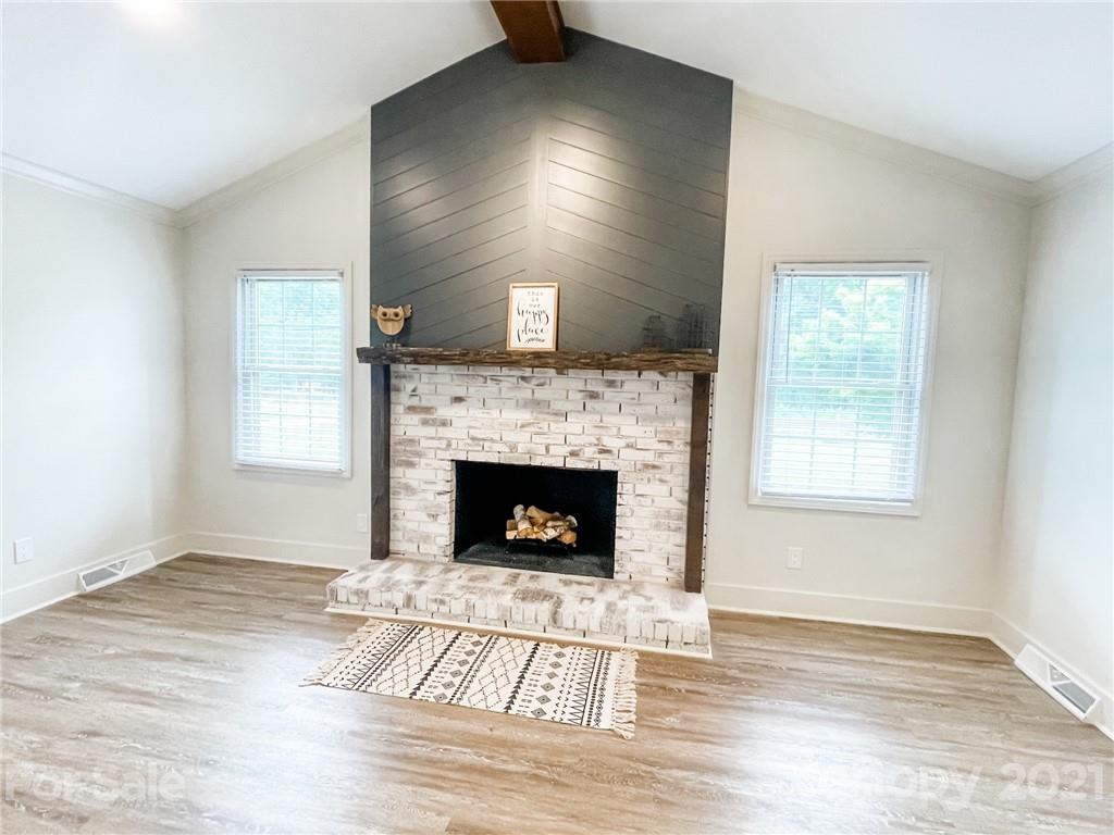 6437 Pleasant Grove Road Charlotte, NC 28216 - Photo 7 of 38 Gallery Image 7