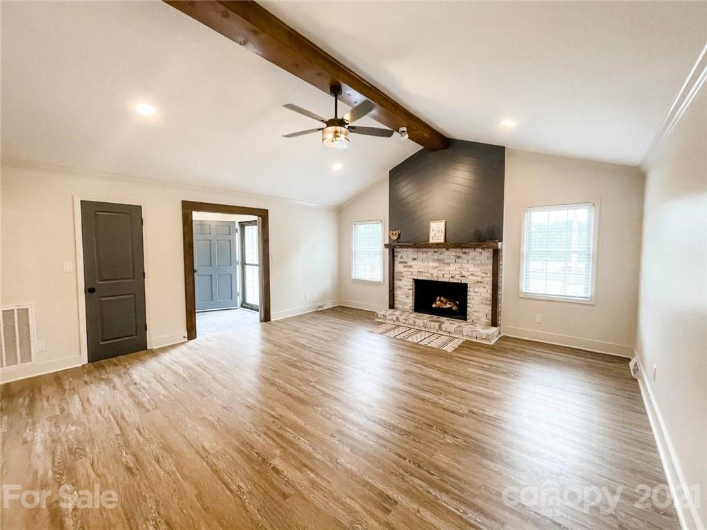 6437 Pleasant Grove Road Charlotte, NC 28216 - Photo 8 of 38 Gallery Image 8