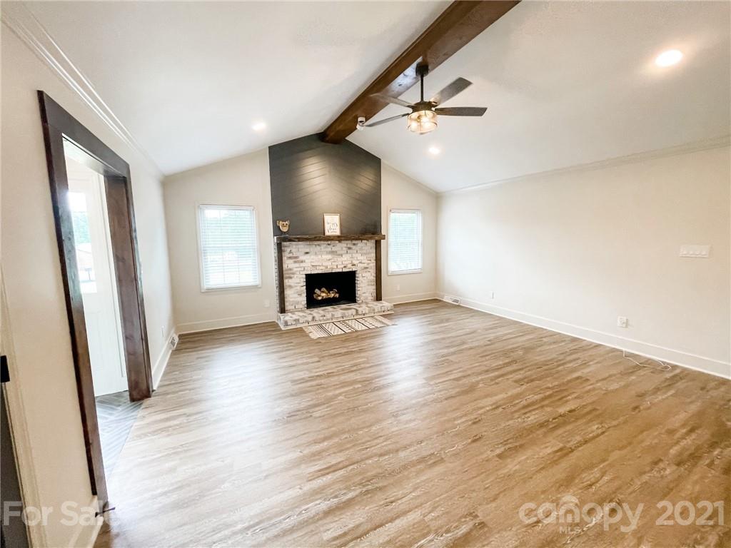 6437 Pleasant Grove Road Charlotte, NC 28216 - Photo 10 of 38 Gallery Image 10