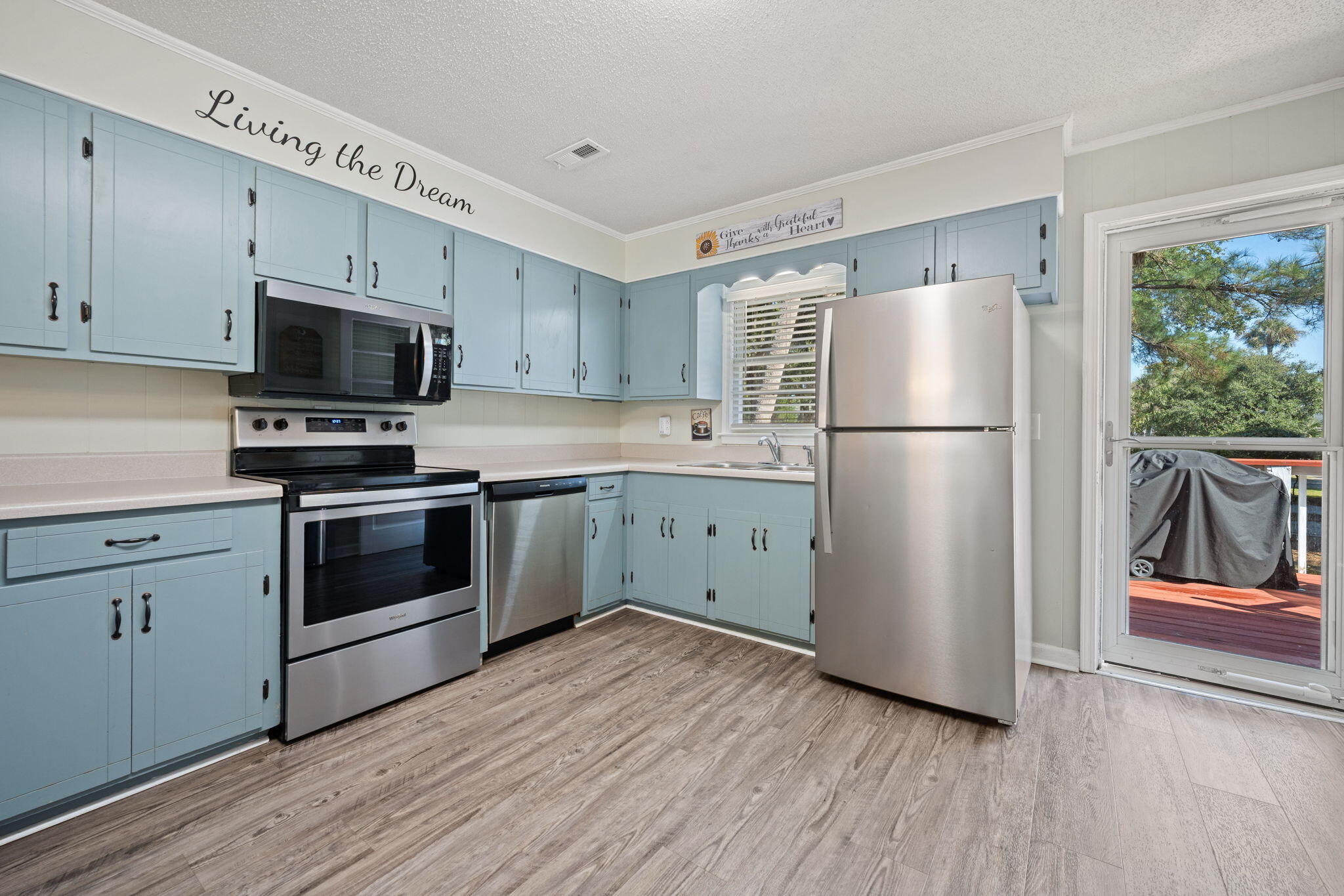 607 Portia Street Edisto Island, SC 29438 - Photo 26 of 74 26-web-or-mls-Barclay Media Co_-54