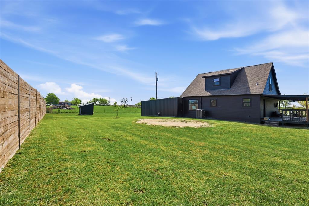 1865 Old Denton Highway Decatur, TX 76234 - Photo 27 of 35 a view of a back yard