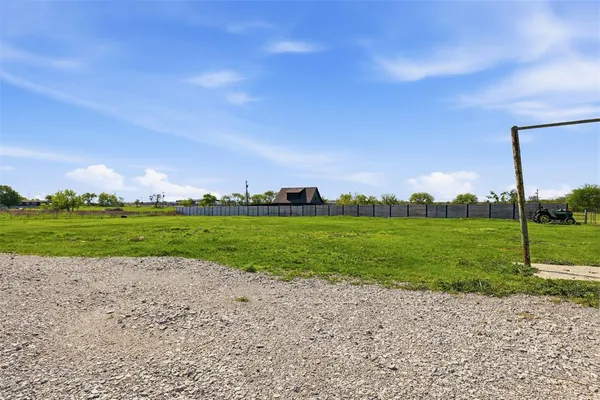 $675,000 | 1865 Old Denton Highway, Decatur, TX 76234