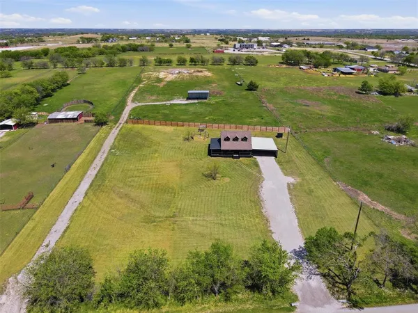 $675,000 | 1865 Old Denton Highway, Decatur, TX 76234