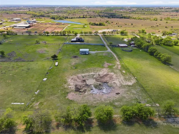 $675,000 | 1865 Old Denton Highway, Decatur, TX 76234