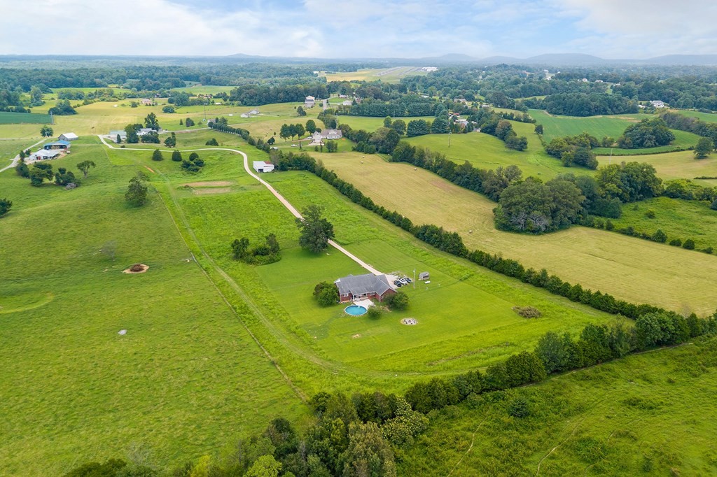 2110 Almyra Road Sparta, TN 38583 - Photo 8 of 58 Gallery Image 8