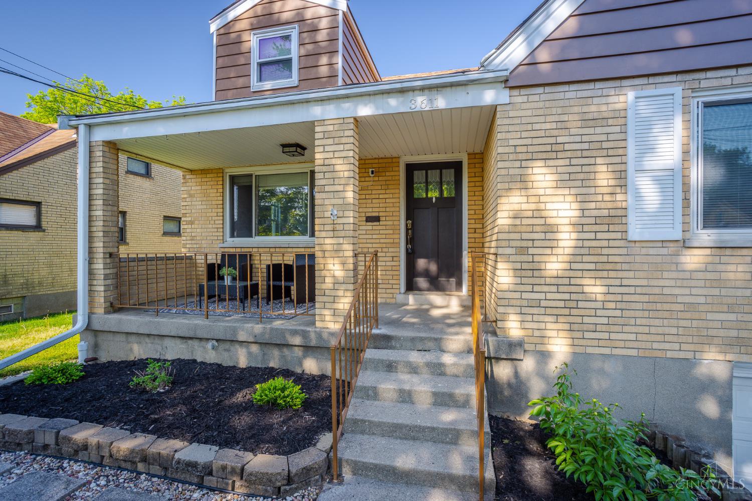 3611 Neiheisel Avenue Cincinnati, OH 45248 - Photo 3 of 26