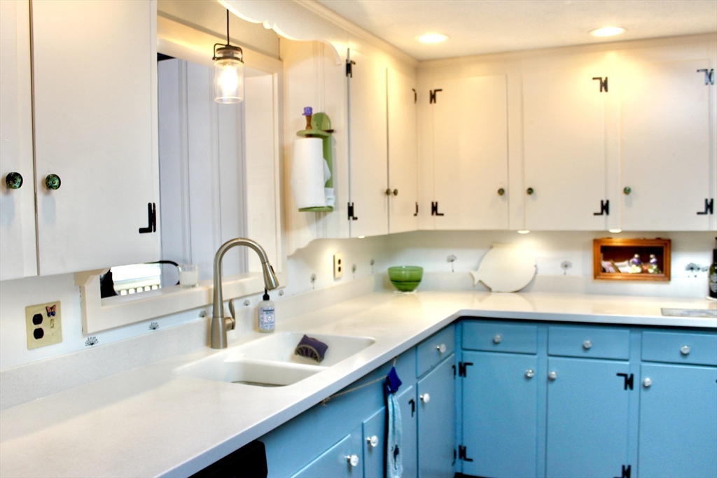 64 Swifts Beach Road Wareham, MA 02571 - Photo 8 of 25 Gallery Image 8
