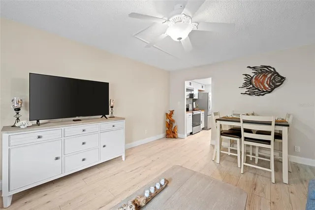 a view of a livingroom with furniture