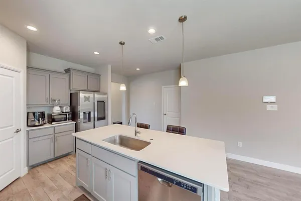 $2,350 | 224 Oldcastle Way, Fort Worth, TX 76052