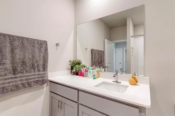 $2,350 | 224 Oldcastle Way, Fort Worth, TX 76052