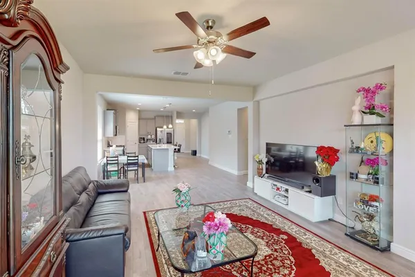 $2,350 | 224 Oldcastle Way, Fort Worth, TX 76052