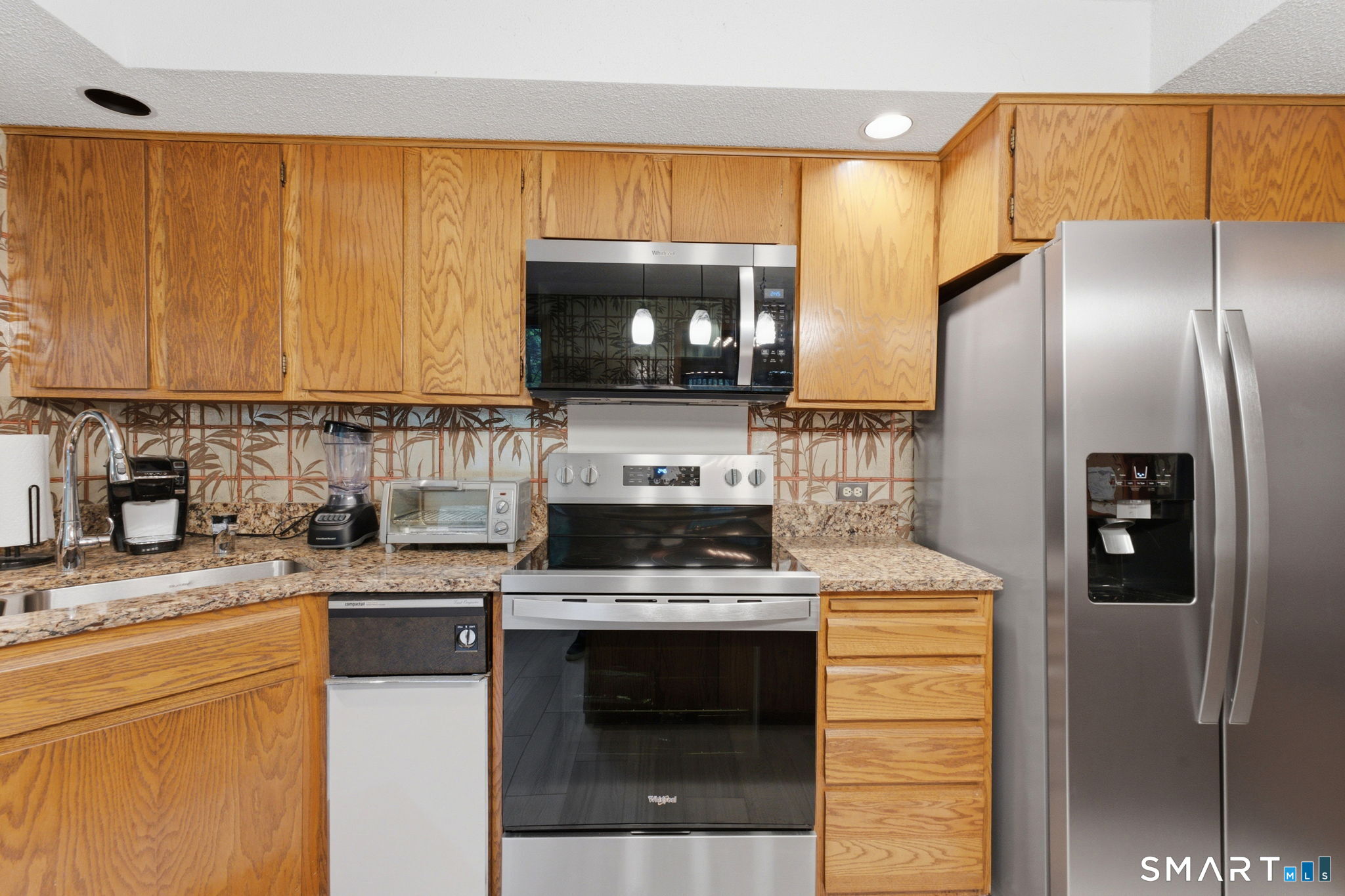 409 Jones Hollow Road Marlborough, CT 06447 - Photo 5 of 40