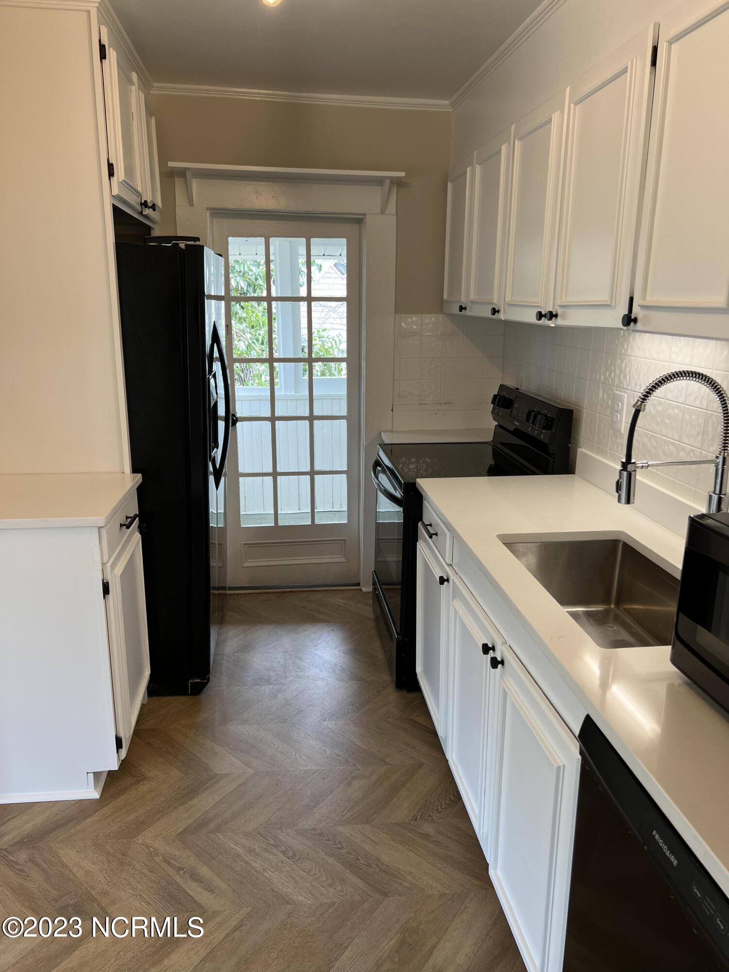 145 East Vermont Avenue, Unit B Southern Pines, NC 28387 - Photo 3 of 17 IMG_5682