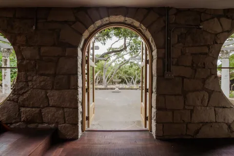 $15,995,000 | 405 Toro Canyon Road, Carpinteria, CA 93013