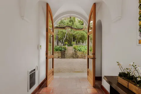 $15,995,000 | 405 Toro Canyon Road, Carpinteria, CA 93013