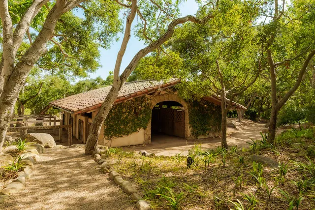 $15,995,000 | 405 Toro Canyon Road, Carpinteria, CA 93013