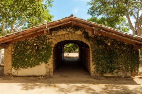 $15,995,000 | 405 Toro Canyon Road, Carpinteria, CA 93013