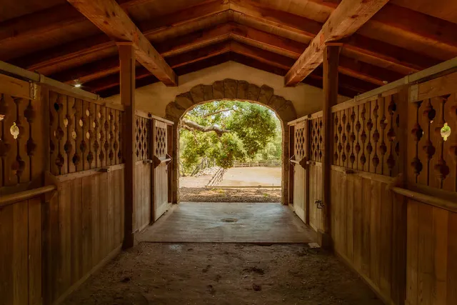 $15,995,000 | 405 Toro Canyon Road, Carpinteria, CA 93013