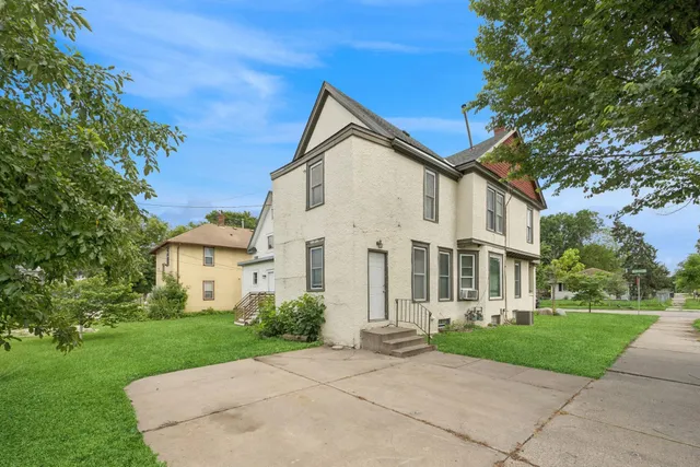 $330,000 | 2224 North 4th Avenue, Minneapolis, MN 55405
