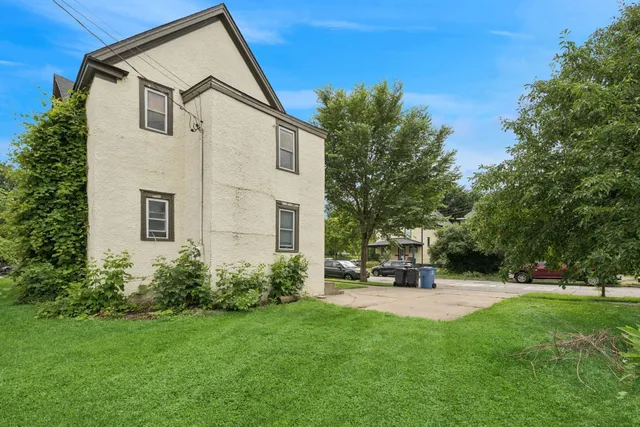 $330,000 | 2224 North 4th Avenue, Minneapolis, MN 55405