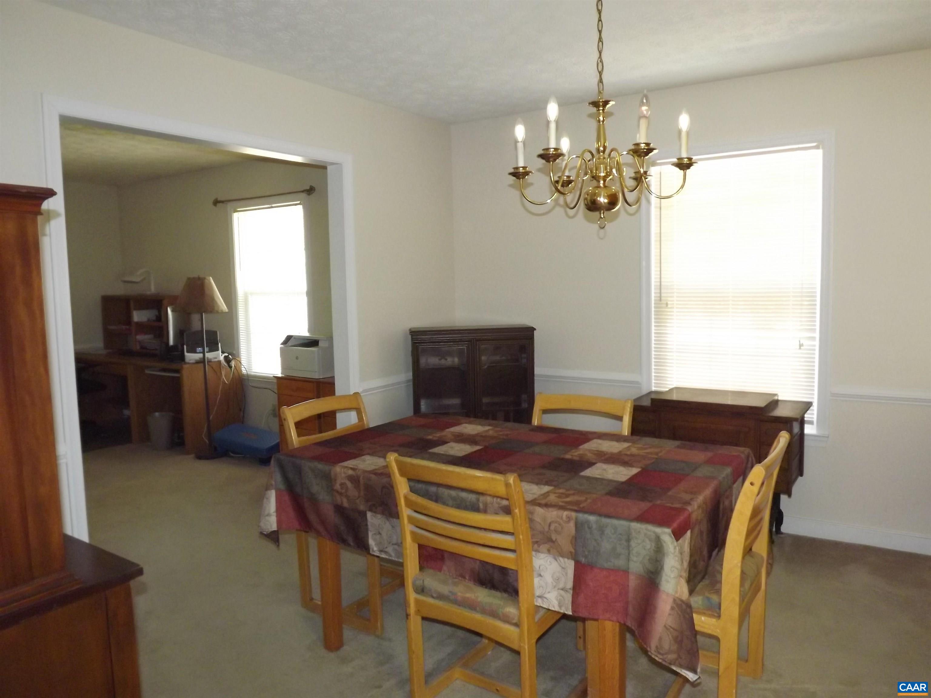 16 Powhatan Road Palmyra, VA 22963 - Photo 17 of 30 a dining room with furniture and window