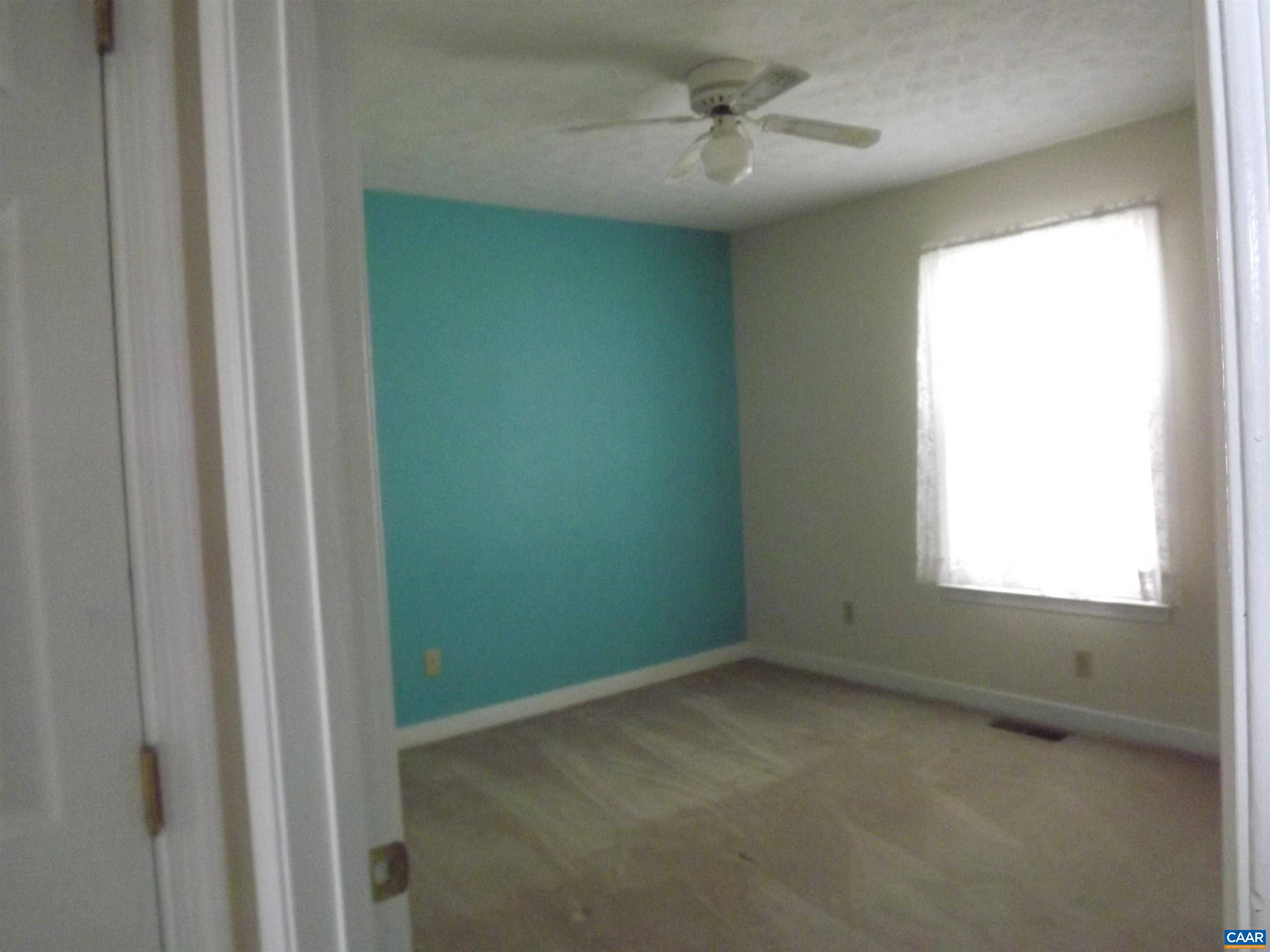 16 Powhatan Road Palmyra, VA 22963 - Photo 29 of 30 a view of an empty room with a window