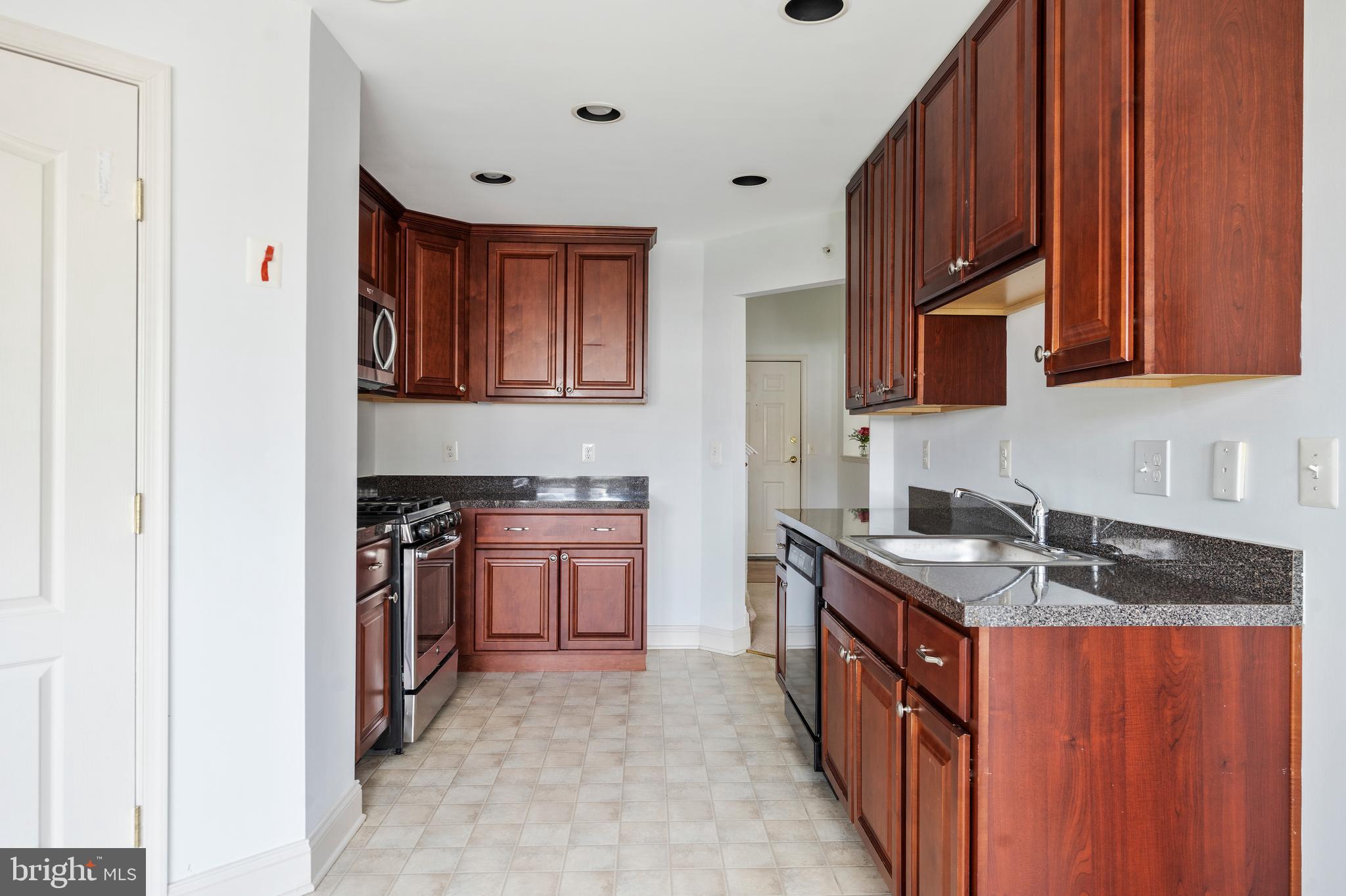 12832 Clarksburg Square Road, Unit 301 Clarksburg, MD 20871 - Photo 17 of 46
