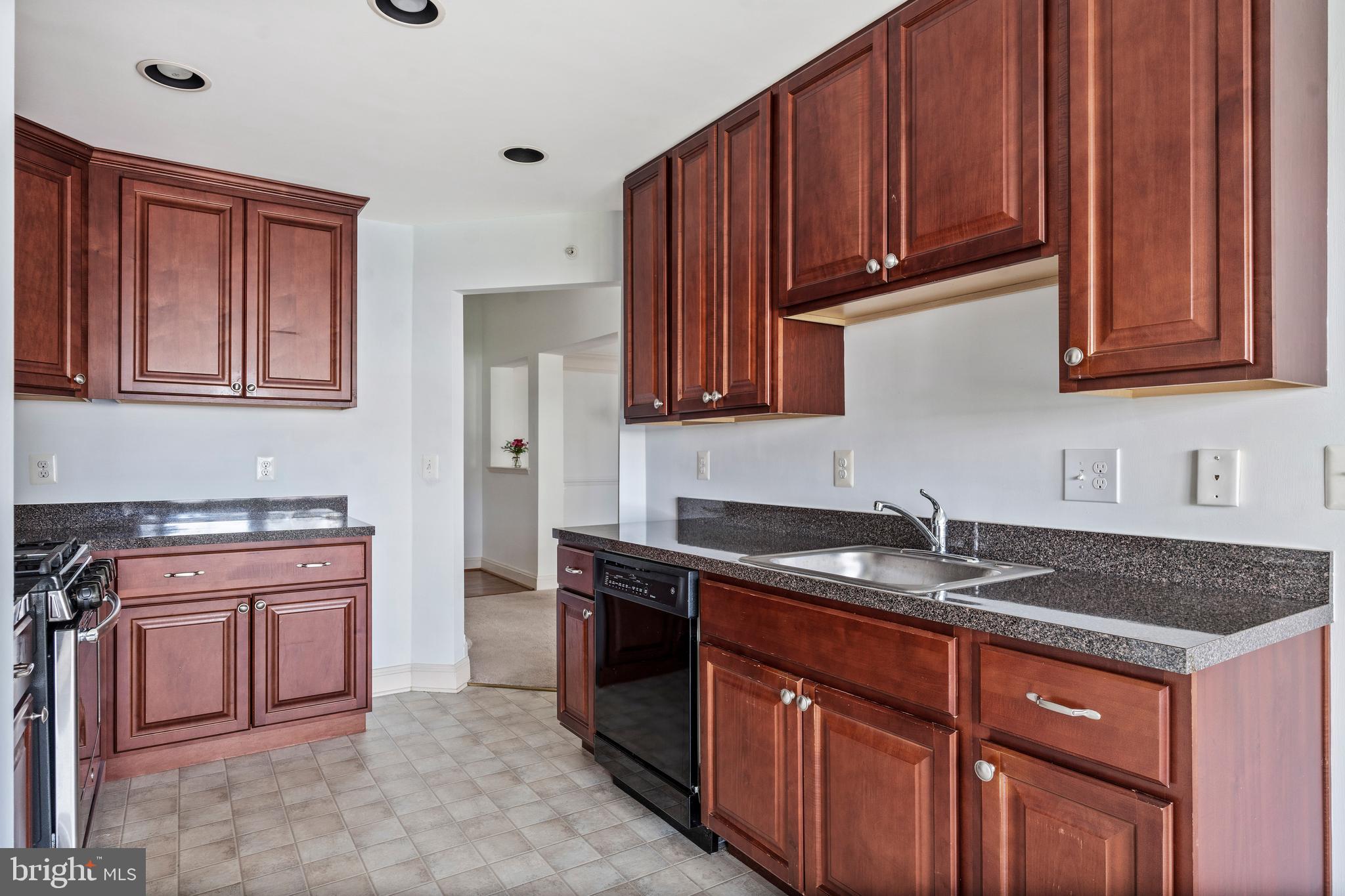 12832 Clarksburg Square Road, Unit 301 Clarksburg, MD 20871 - Photo 18 of 46